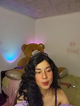 wetbyAlice online show from May 11, 2026, 9:23 pm