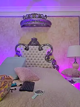 LizyTayloor online show from November 16, 2025, 1:06 pm