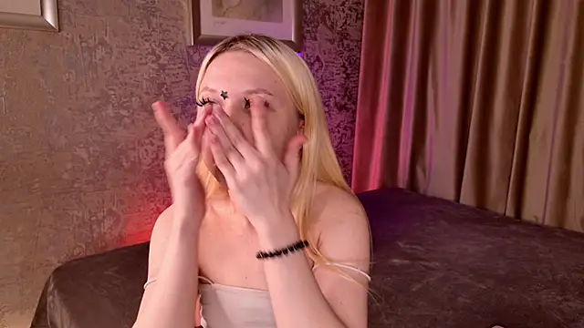 VivieSunn online show from June 5, 2026, 2:56 pm