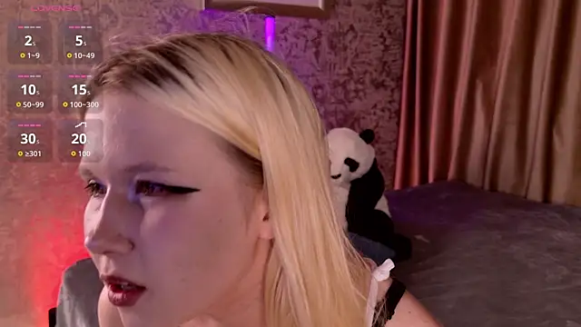 VivieSunn online show from June 21, 2026, 3:47 pm