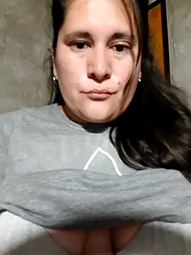 Snapshot of Clara_Arg chatting on December 16, 2025, 2:27 am Clara Arg online show from December 16, 2025, 2:27 am