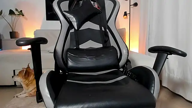 IamKael  online show from February 6, 2026, 2:27 am