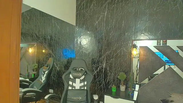 LaurenHazel online show from October 31, 2025, 11:55 am