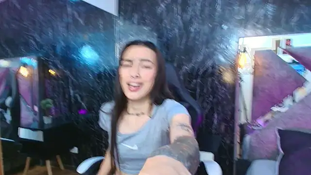 LaurenHazel online show from November 9, 2025, 8:07 pm