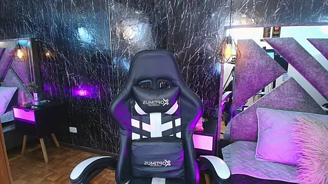 LaurenHazel online show from November 28, 2025, 5:15 pm