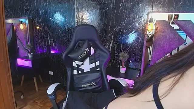 LaurenHazel online show from December 1, 2025, 7:08 pm