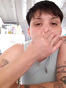 leti302 online show from November 27, 2025, 7:38 pm