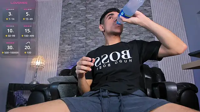 zack joness18 online show from November 27, 2025, 4:47 am