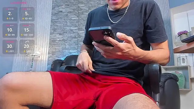 zack joness18 online show from February 17, 2026, 4:20 am