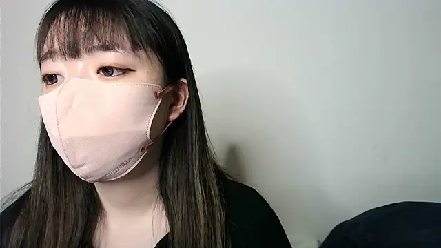 yua chan00 online show from February 12, 2026, 2:45 pm