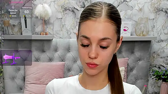 CandysSweet online show from November 18, 2025, 1:11 am