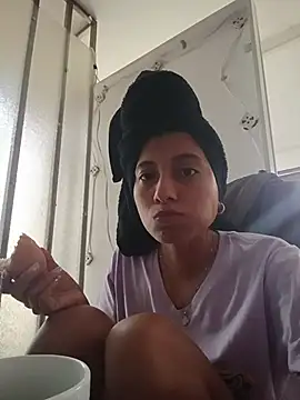 Snapshot of YeseniaRodriguez3 chatting on November 21, 2025, 5:33 pm YeseniaRodriguez3 online show from November 21, 2025, 5:33 pm