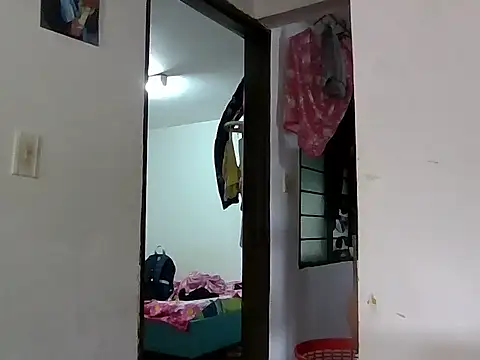 Snapshot of YeseniaRodriguez3 chatting on February 3, 2026, 4:23 pm YeseniaRodriguez3 online show from February 3, 2026, 4:23 pm