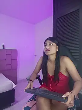 YeseniaRodriguez3 online show from April 21, 2026, 12:33 pm