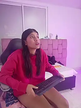 Snapshot of YeseniaRodriguez3 chatting on May 2, 2026, 12:32 pm YeseniaRodriguez3 online show from May 2, 2026, 12:32 pm