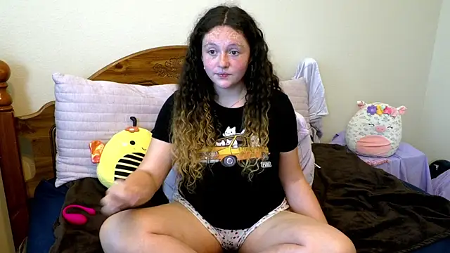 sugasunny04 online show from April 21, 2026, 7:39 pm