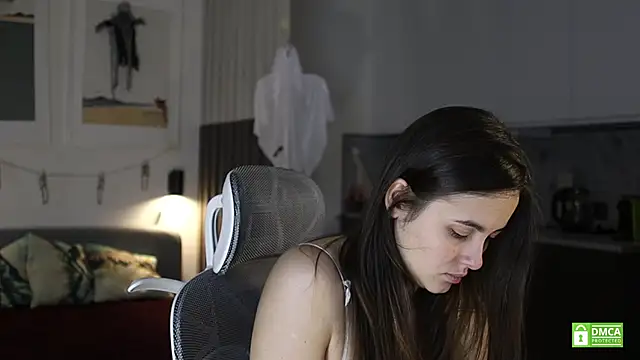 amelie shine online show from November 1, 2025, 12:18 pm