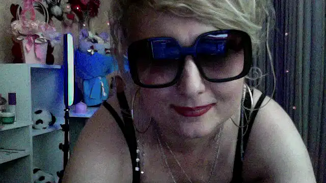 xHot Amazonq online show from March 29, 2026, 7:14 pm