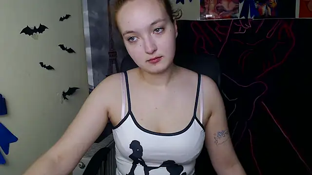 Snapshot of MissAriaa chatting on April 25, 2026, 6:05 am MissAriaa online show from April 25, 2026, 6:05 am