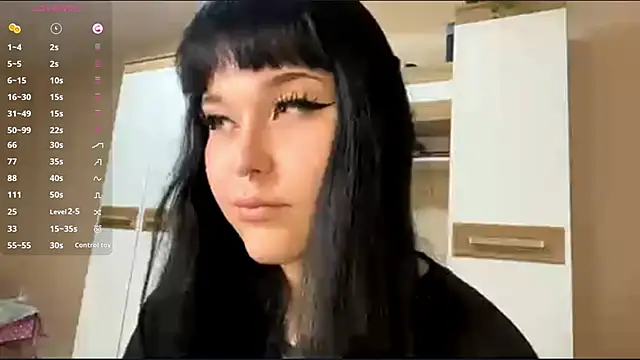 LaurenOveson online show from November 15, 2025, 10:23 am