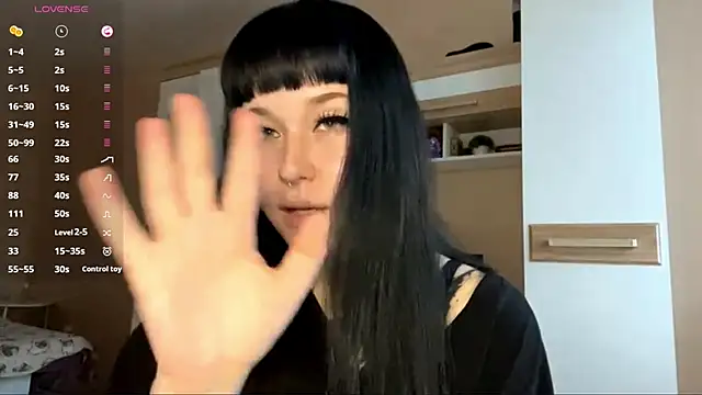 LaurenOveson online show from November 27, 2025, 10:28 am