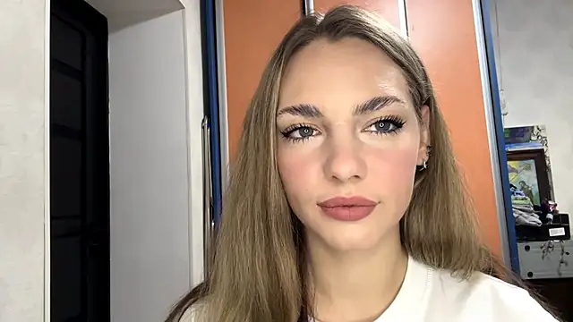 IlanaLafferty online show from November 14, 2025, 7:12 pm