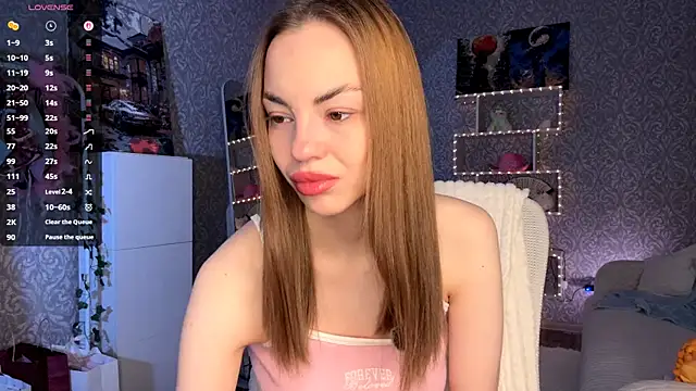 MiraVandee online show from November 23, 2025, 5:18 am