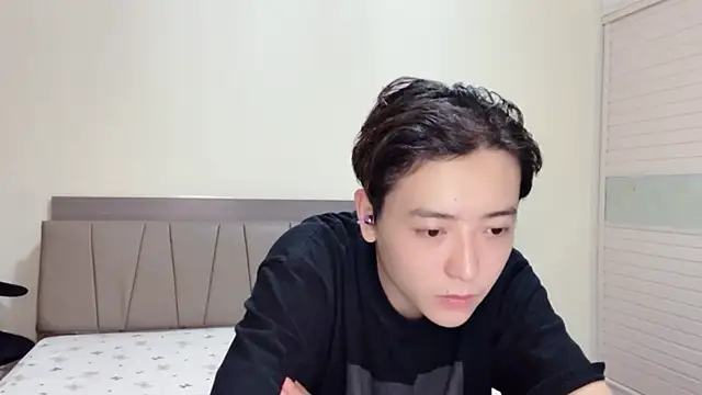 xiaoxiao1025 online show from November 9, 2025, 12:36 pm