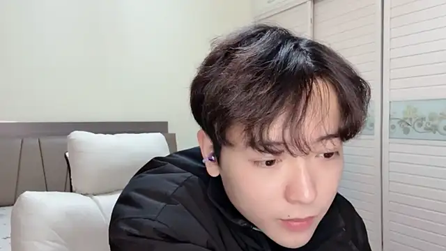 xiaoxiao1025 online show from November 20, 2025, 1:55 pm