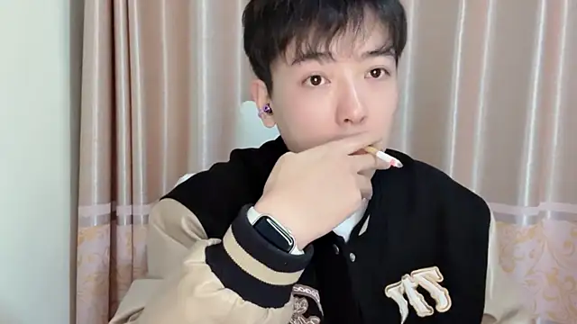 xiaoxiao1025 online show from November 29, 2025, 1:25 pm