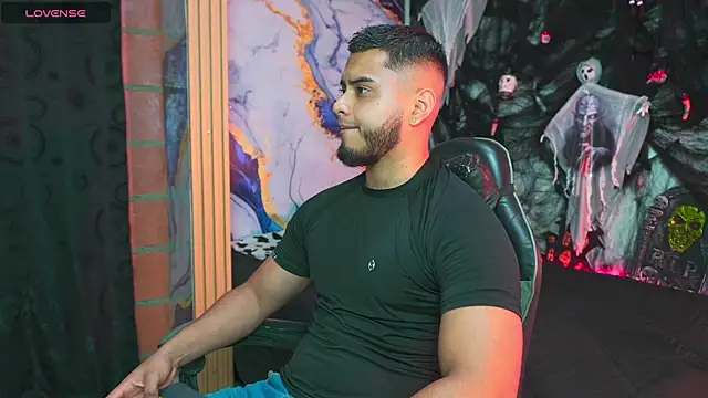 Tiler wolker online show from October 25, 2025, 11:43 pm