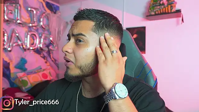 Tiler wolker online show from January 7, 2026, 1:52 am