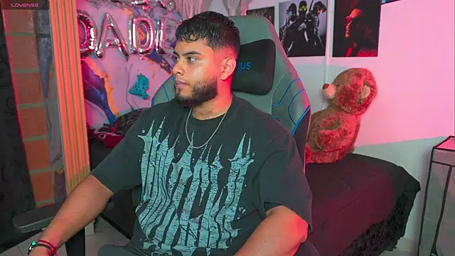 Tiler wolker online show from April 23, 2026, 12:12 am