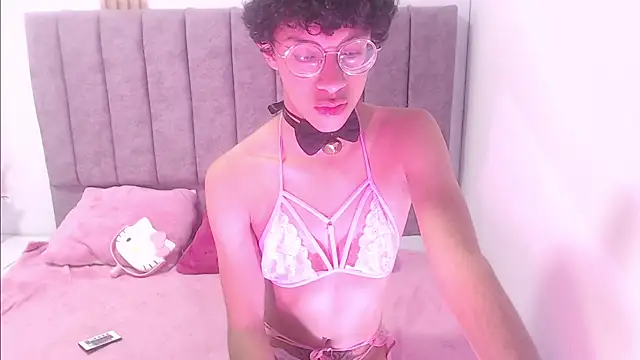 Athenea Zoe online show from November 15, 2025, 8:05 pm