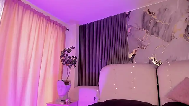 JanneBlossom  online show from April 22, 2026, 8:43 pm