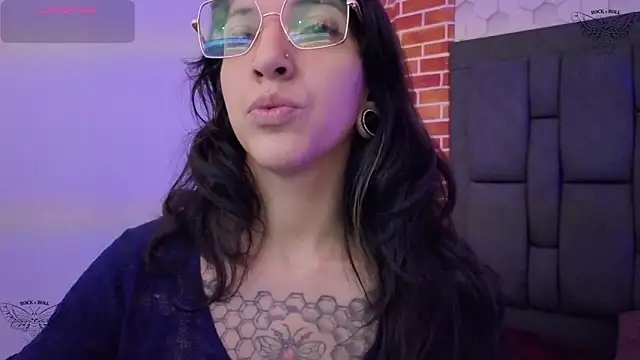 Snapshot of ghostwomaan chatting on February 27, 2026, 11:43 am ghostwomaan online show from February 27, 2026, 11:43 am