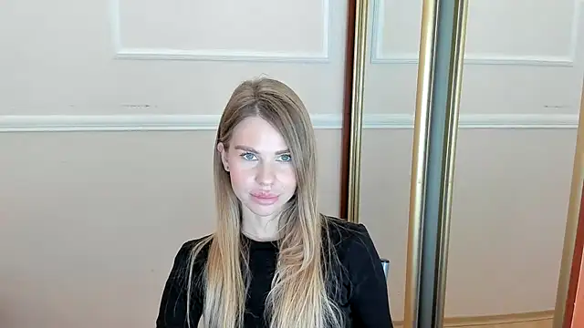 LinaBey online show from November 30, 2025, 7:56 am