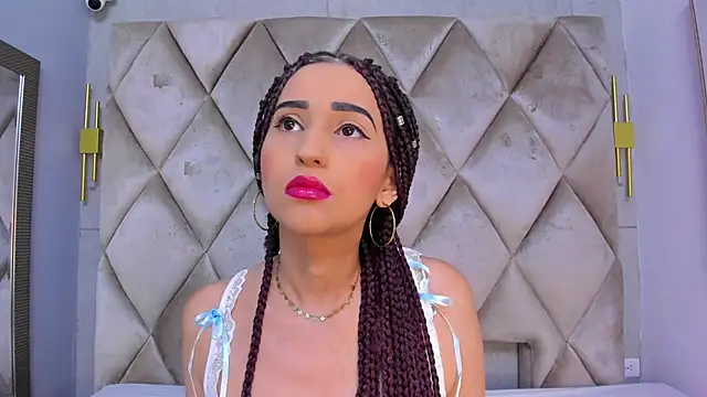 violett rabbit  online show from March 6, 2026, 8:16 pm