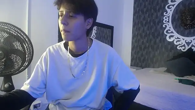 Snapshot of Ghost__Girl_ chatting on November 2, 2025, 1:30 am Ghost Girl online show from November 2, 2025, 1:30 am