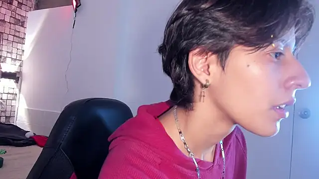 Snapshot of Ghost__Girl_ chatting on December 2, 2025, 1:55 am Ghost Girl online show from December 2, 2025, 1:55 am