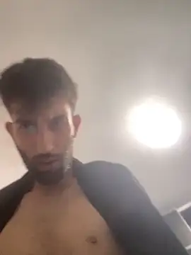 Dondeloquieras4 online show from April 21, 2026, 1:42 am