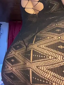 Im Saraaaa online show from April 24, 2026, 2:36 am