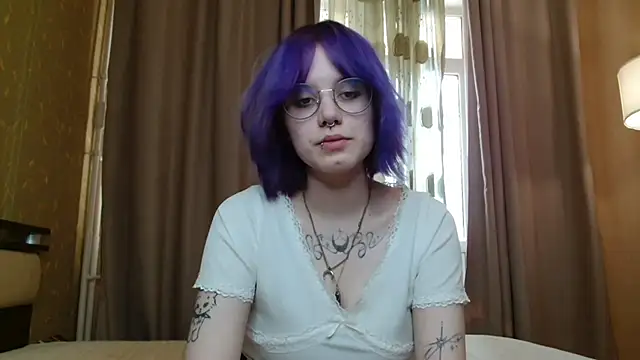Snapshot of KellePourier chatting on May 9, 2026, 7:24 am KellePourier online show from May 9, 2026, 7:24 am