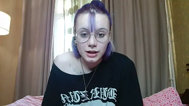 Snapshot of KellePourier chatting on May 16, 2026, 6:32 am KellePourier online show from May 16, 2026, 6:32 am