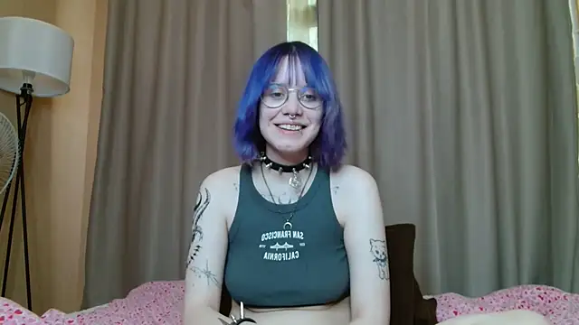 Snapshot of KellePourier chatting on May 23, 2026, 6:40 am KellePourier online show from May 23, 2026, 6:40 am