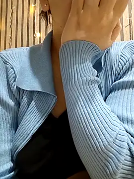 Emily  love online show from November 25, 2025, 2:44 am