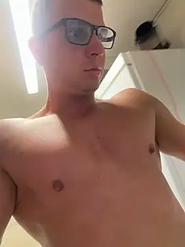 PolishBoy1995 online show from November 12, 2025, 1:55 pm