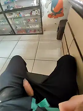 tomdear online show from November 18, 2025, 3:34 am