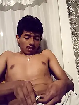 SkinniYamo online show from April 17, 2026, 4:15 am