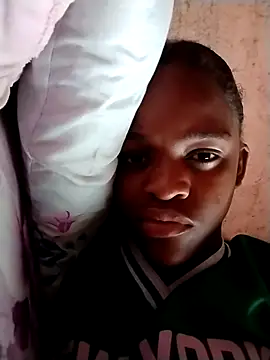 Blondecurv24 online show from October 28, 2025, 2:31 pm